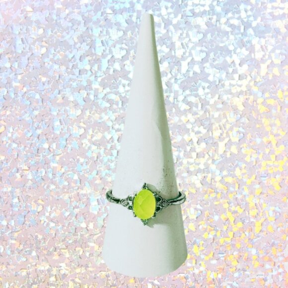 BP Genuine Peridot Quartz Ring - Rhodium Plating (Size 10) - Picture 2 of 7